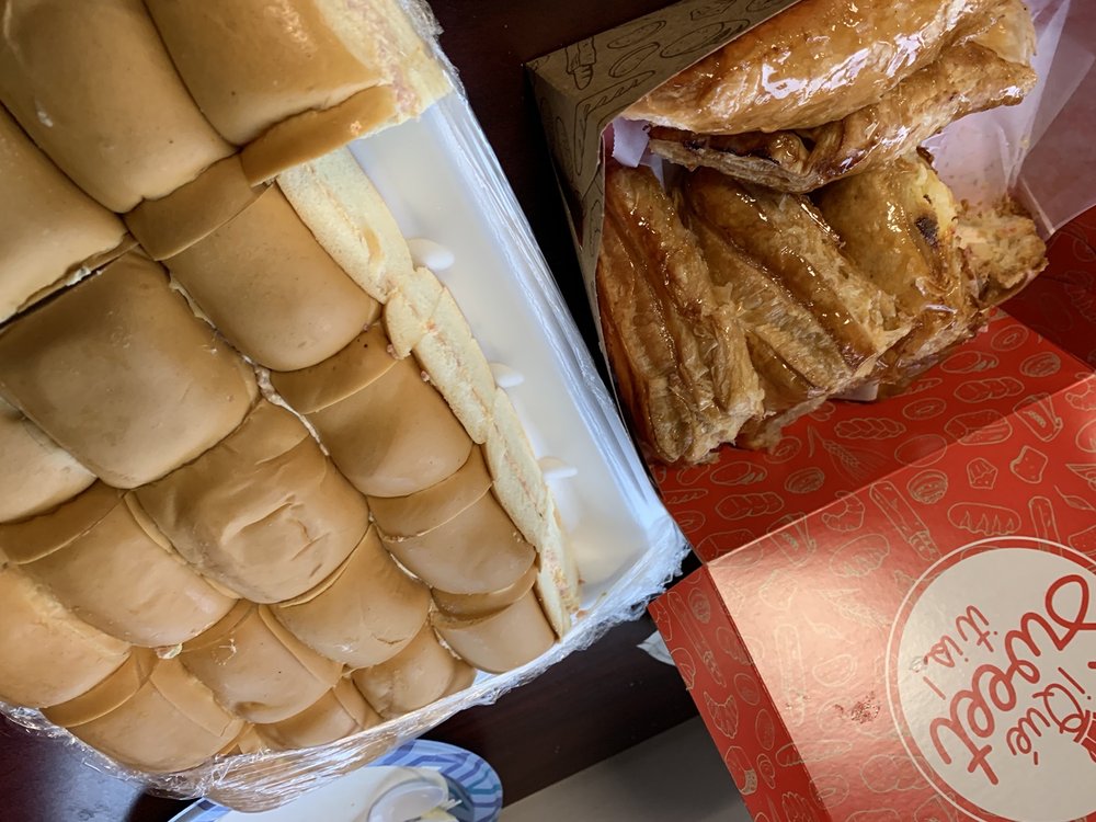 Vicky Bakery 18600 NW 87th Ave # 103, Hialeah