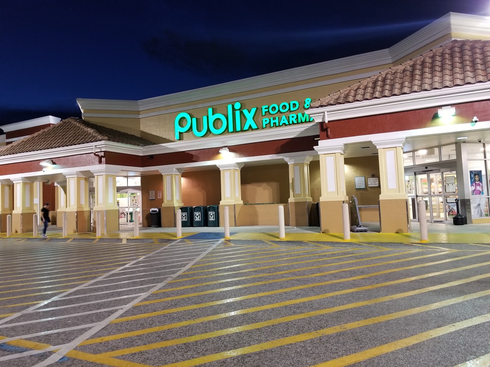 Publix Super Market at Taft Hollywood Shopping Center