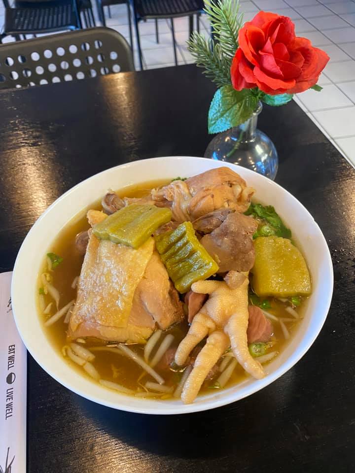 Dee Dee's Thai n Sushi 2470 Sheridan St, Hollywood