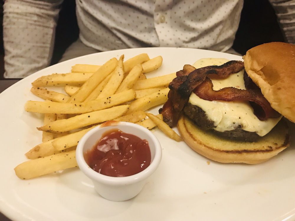 Stonewood Grill & Tavern 3832 Baymeadows Rd #3, Jacksonville