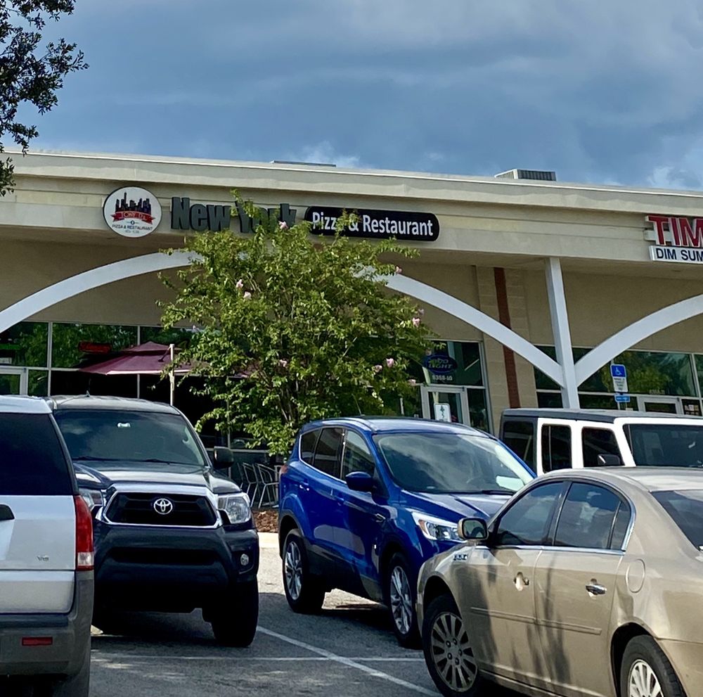 TonyD's New York Pizza & Restaurant 8358 Point Meadows Dr #10, Jacksonville
