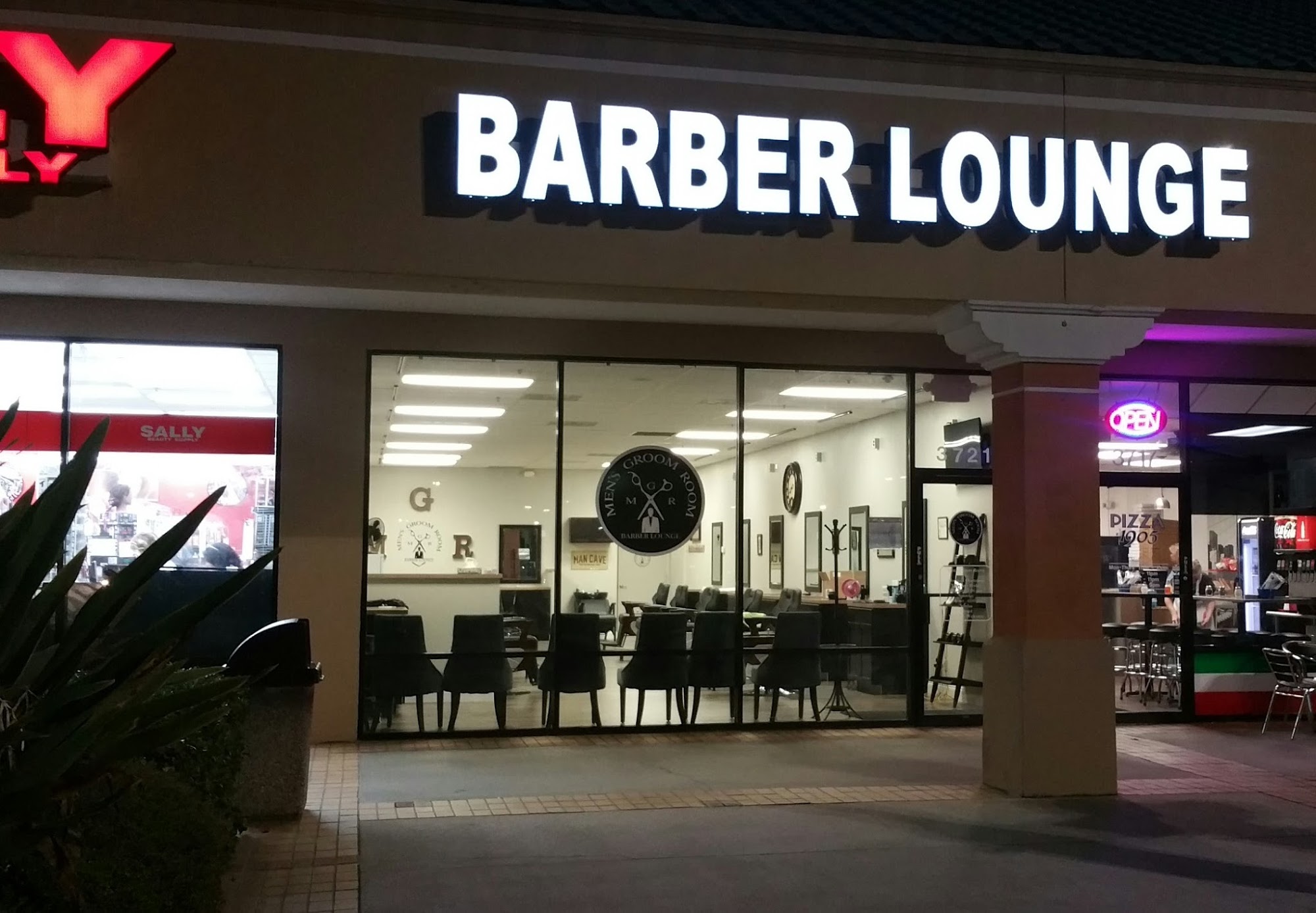 Men's Groom Room Barber Lounge