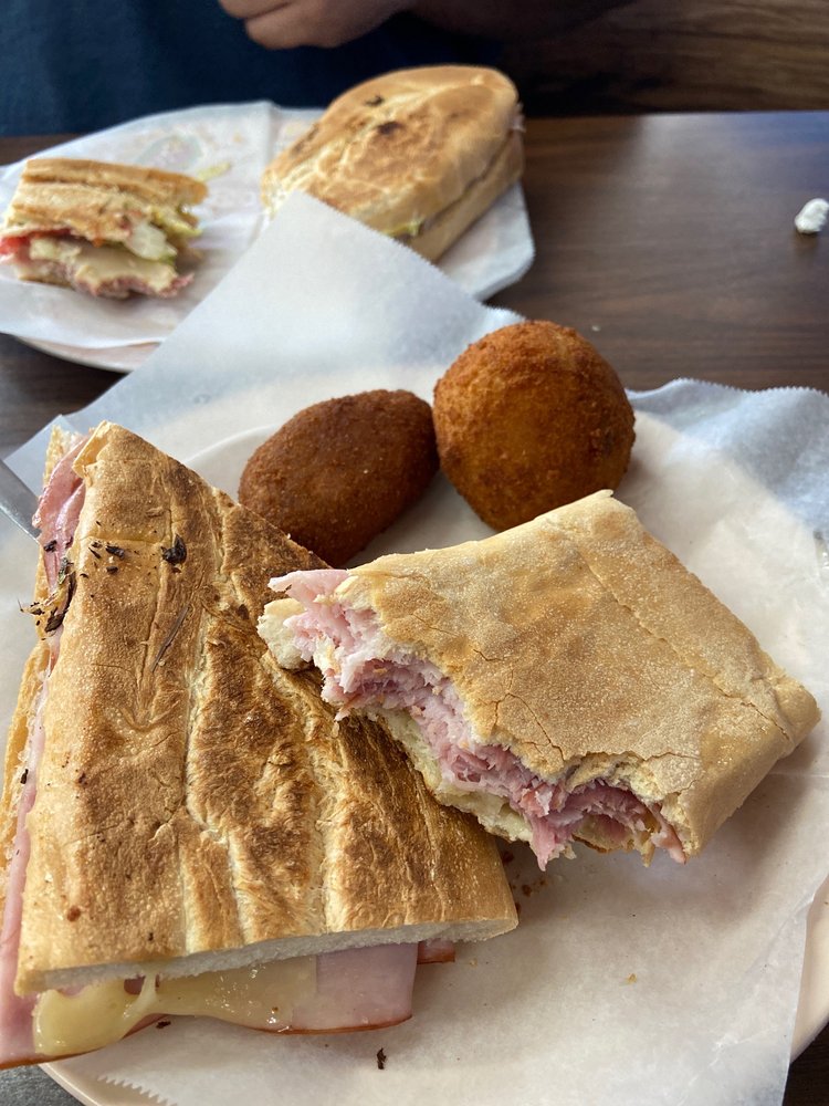 Silver Ring Cafe 106 N Tennessee Ave, Lakeland
