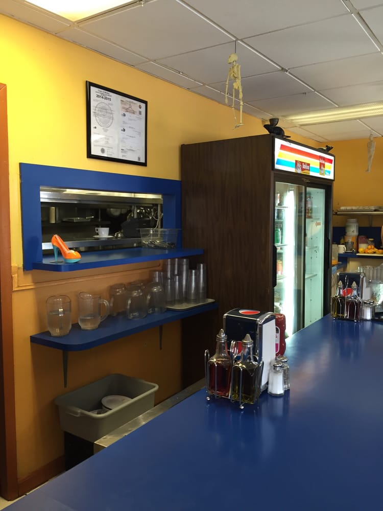 El Canal Cafe 8401 NW South River Dr, Medley