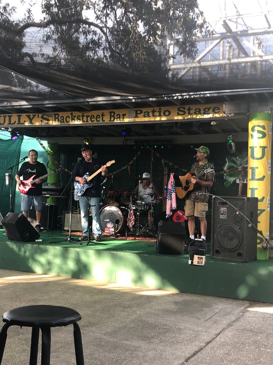 Sully's Backstreet Bar 1841 Avocado Ave, Melbourne