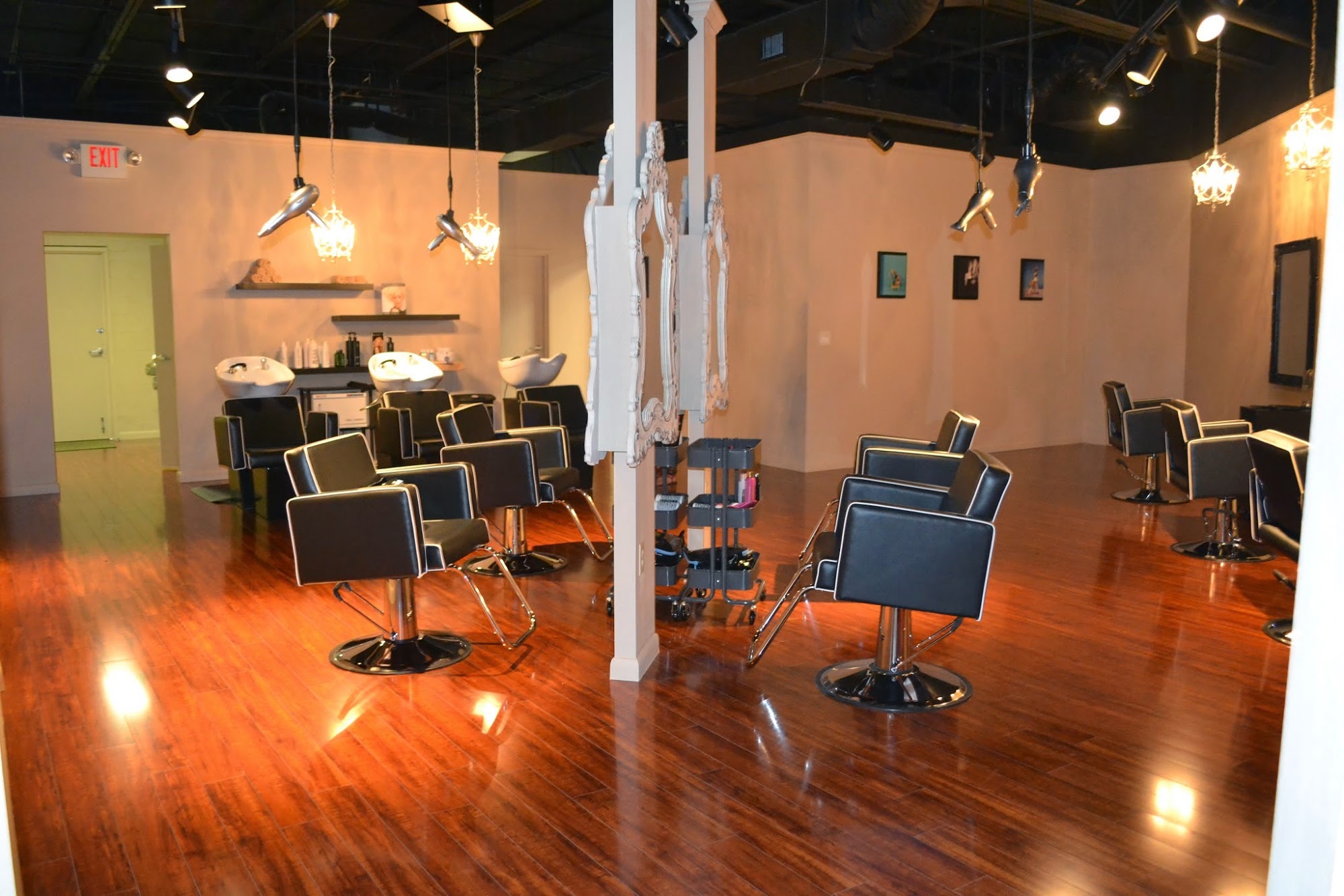 Glam House Blow Dry Bar & Beauty Lounge