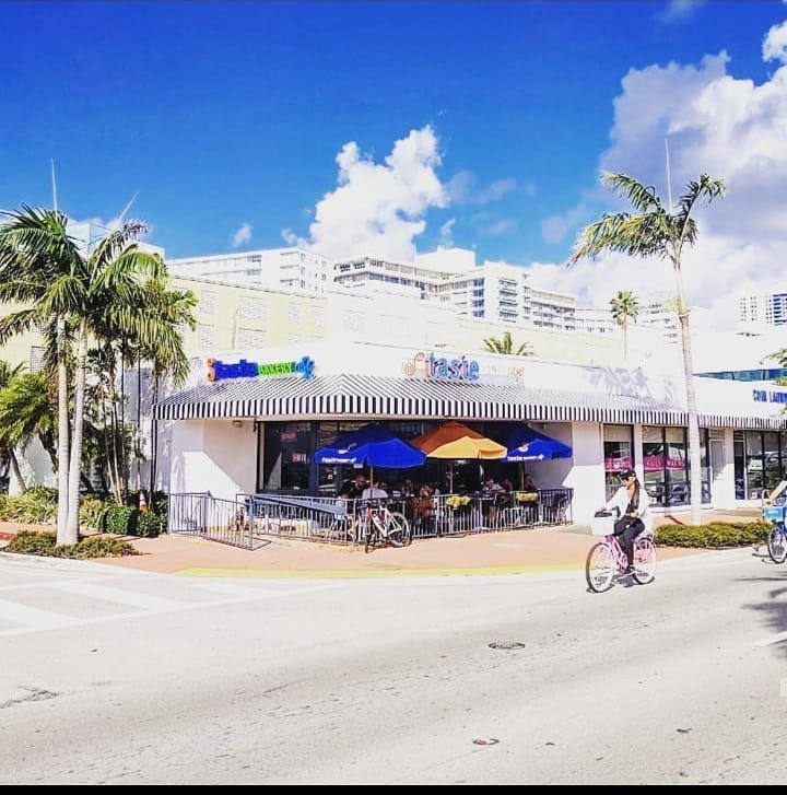 Taste Bakery Cafe 900 Alton Rd, Miami Beach