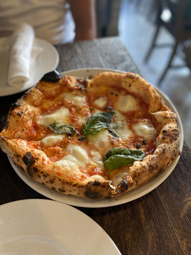 La Leggenda Pizzeria 224 Española Way, Miami Beach