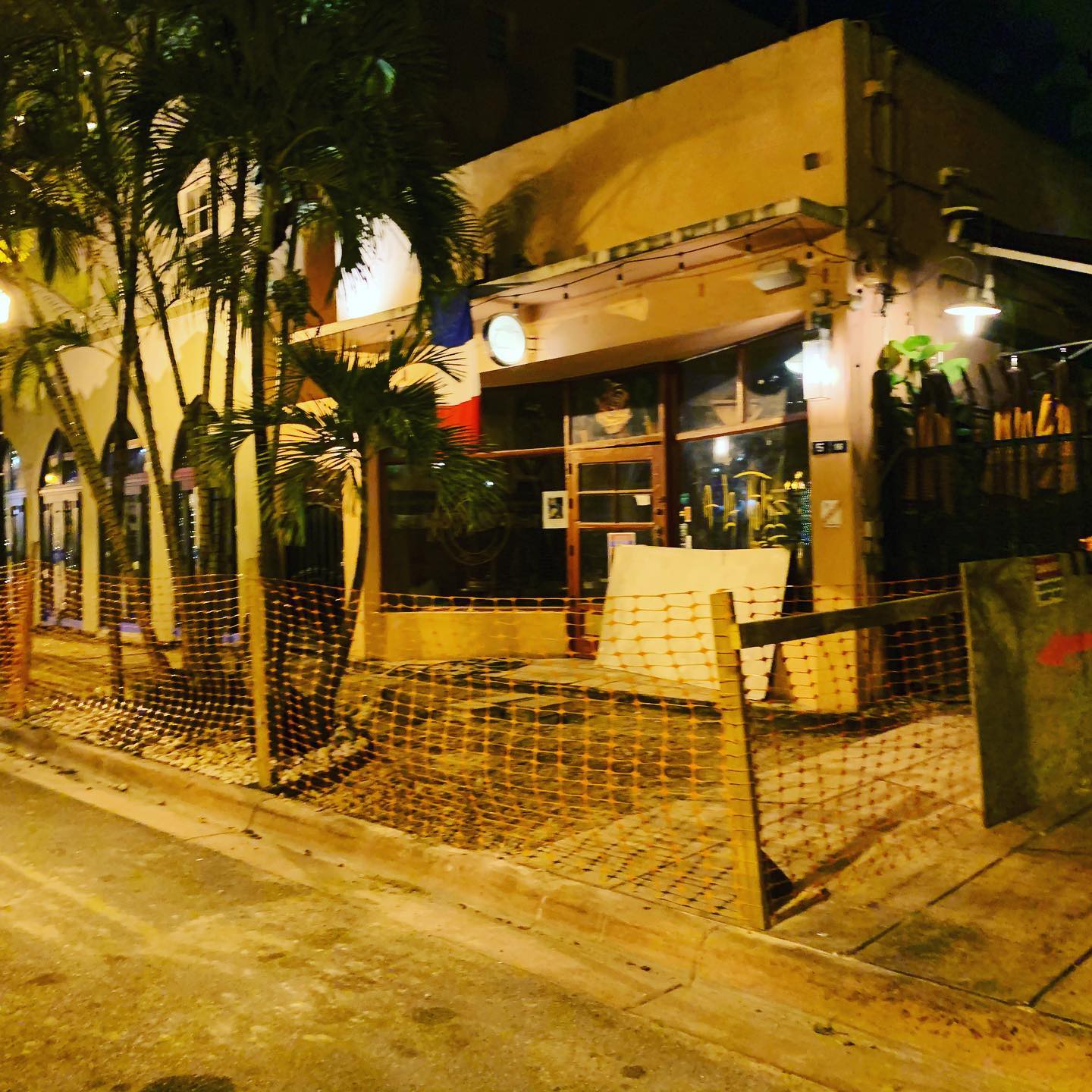 A La Folie Cafe 516 Española Way, Miami Beach