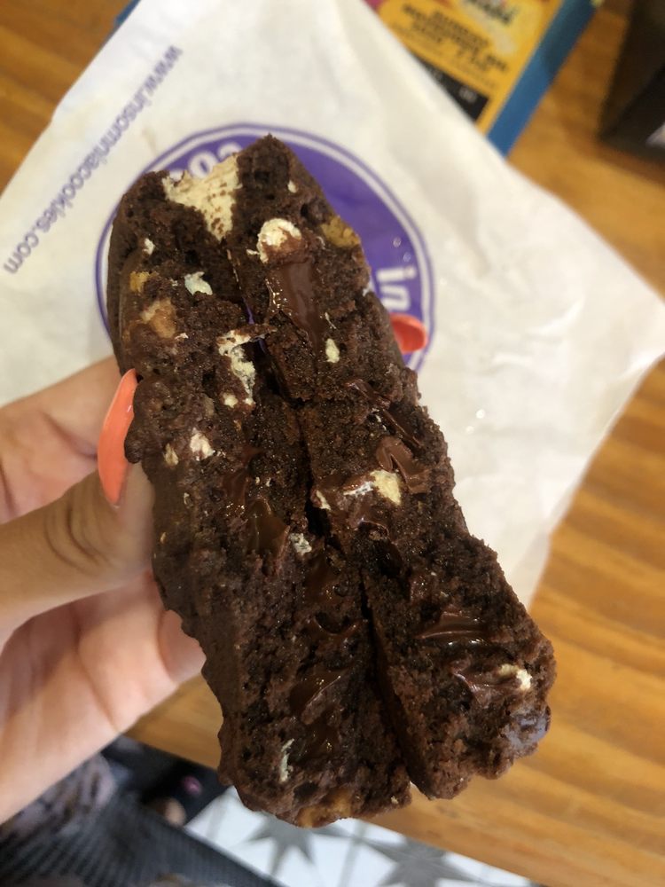 Insomnia Cookies 1227 Washington Ave, Miami Beach