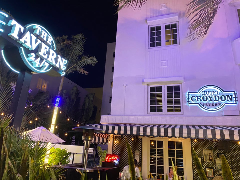 The Tavern 3720 Collins Avenue, Lobby, Miami Beach