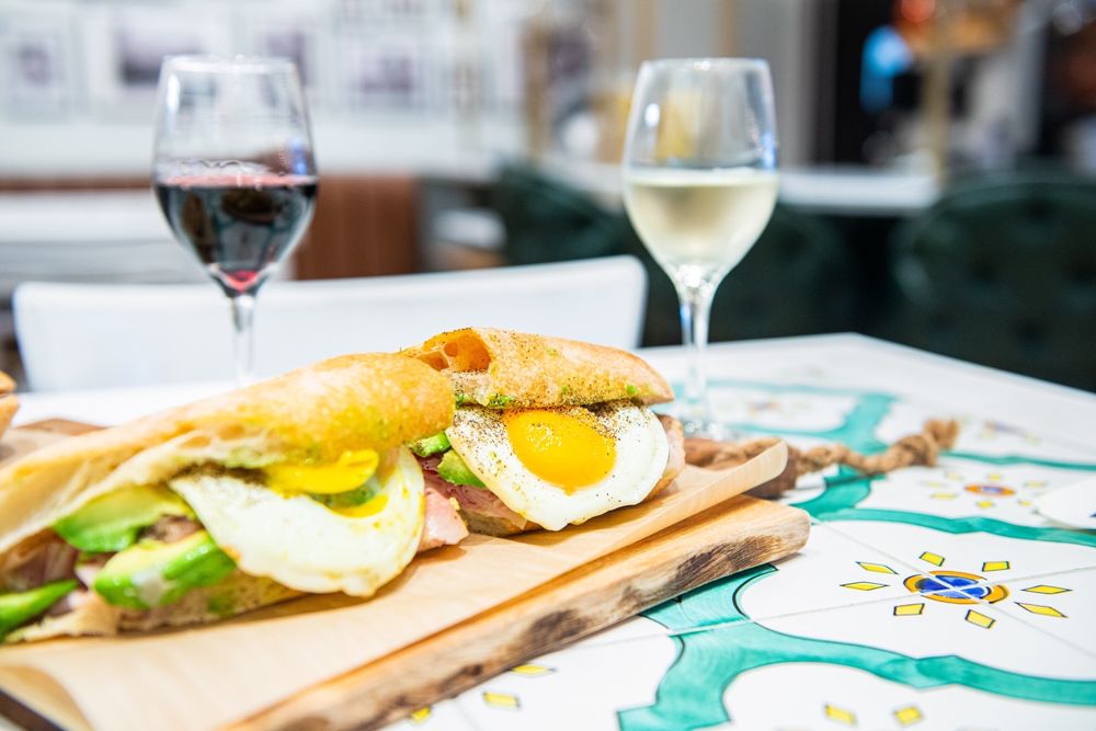 IT Italian Trattoria 1656 Collins Ave, Miami Beach