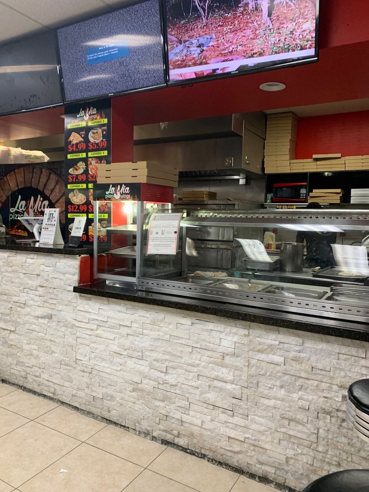 La Mia Pizza & Wings 4195 NW 183rd St, Miami Gardens