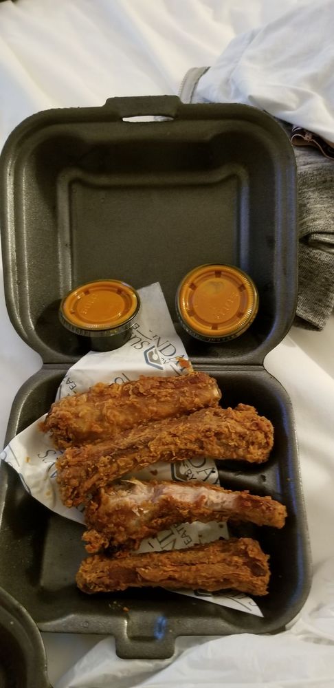 Sunday's Eatery 2675 NW 207th St, Miami Gardens