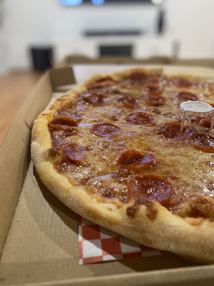 Pina's Pizza Pine Lake Shopping Center, 12041 SW 117th Ave, Miami