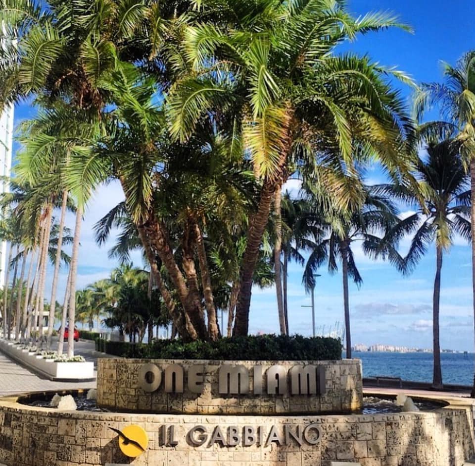 Il Gabbiano 335 S Biscayne Blvd, Miami