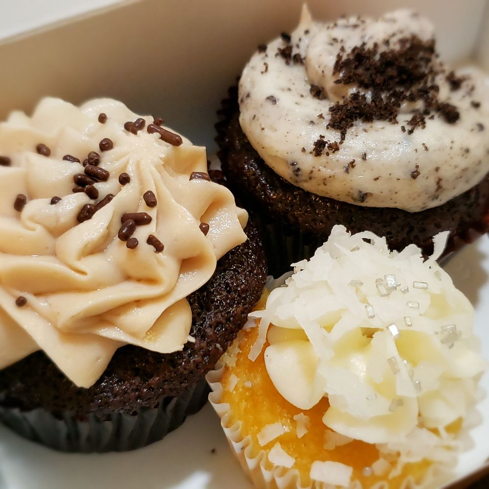 SweetGem Cupcakes 2101 SW 101st Ave #102, Miramar