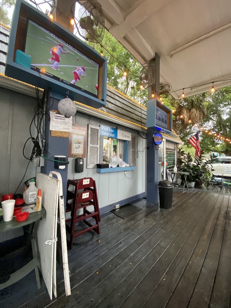 Fifth Avenue Streatery 846 E 5th Ave, Mt Dora