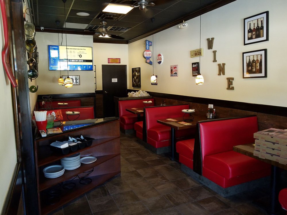 Leoni's Pizzeria 9503 Tamiami Trail N, Naples