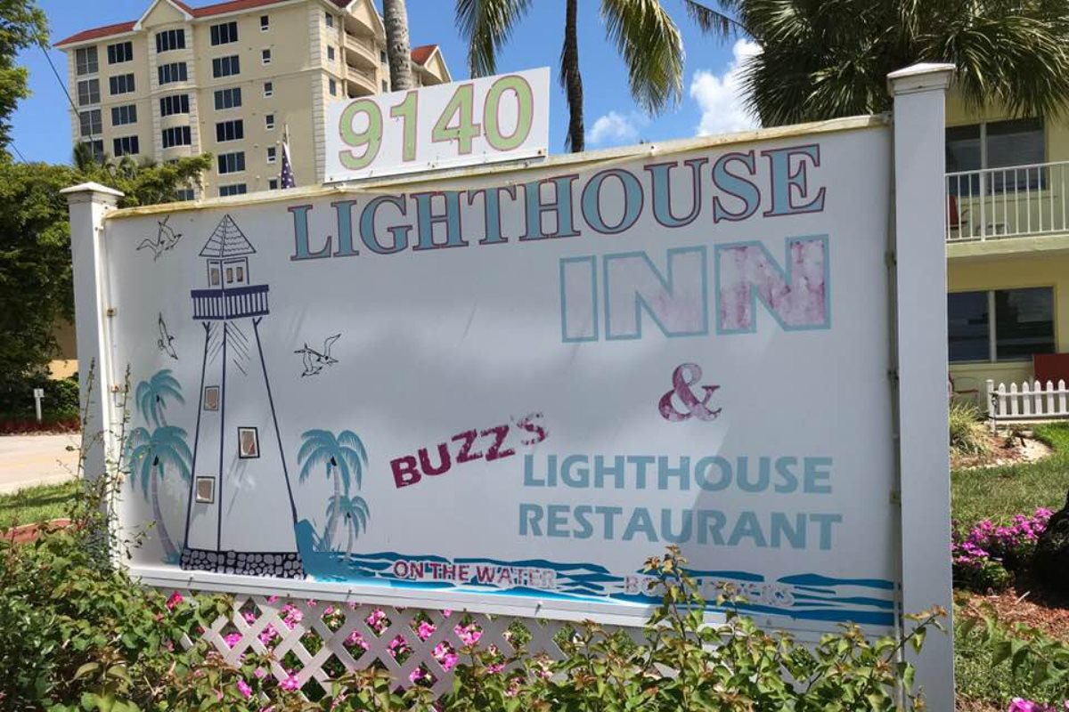 Buzz's Lighthouse Restaurant 9180 Gulf Shore Dr, Naples