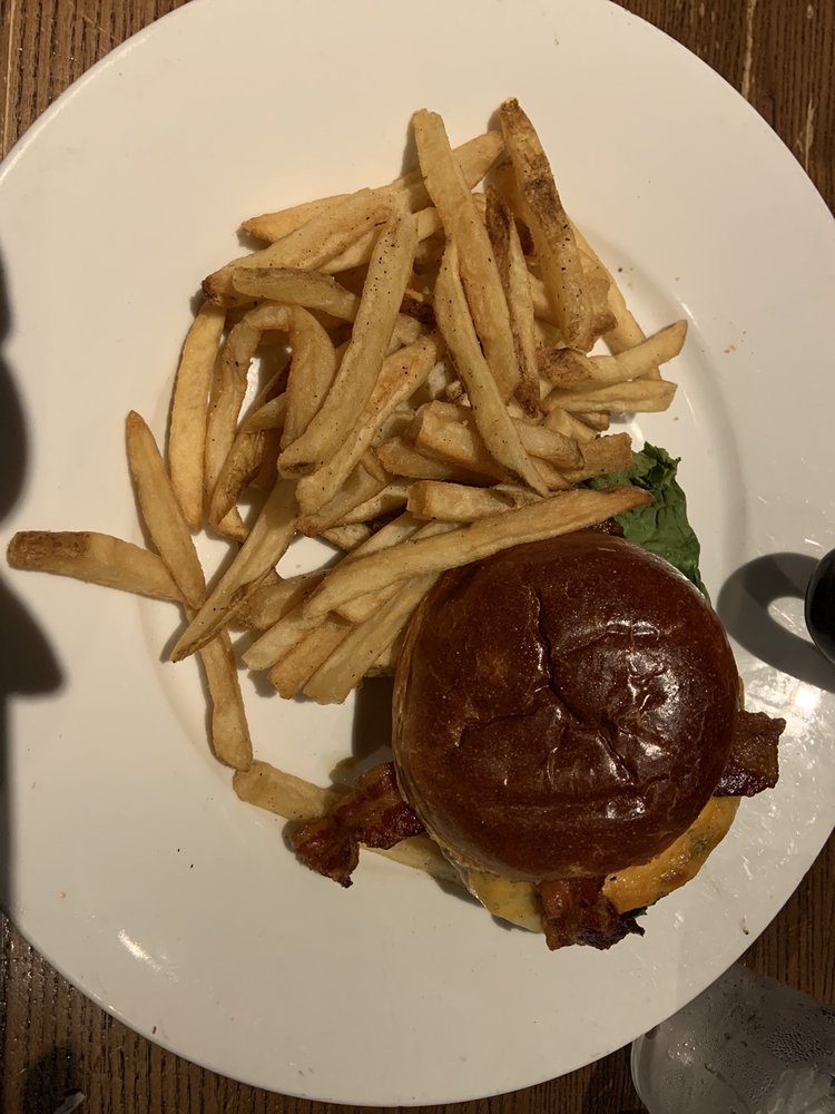 TGI Fridays 14891 Biscayne Blvd, North Miami Beach