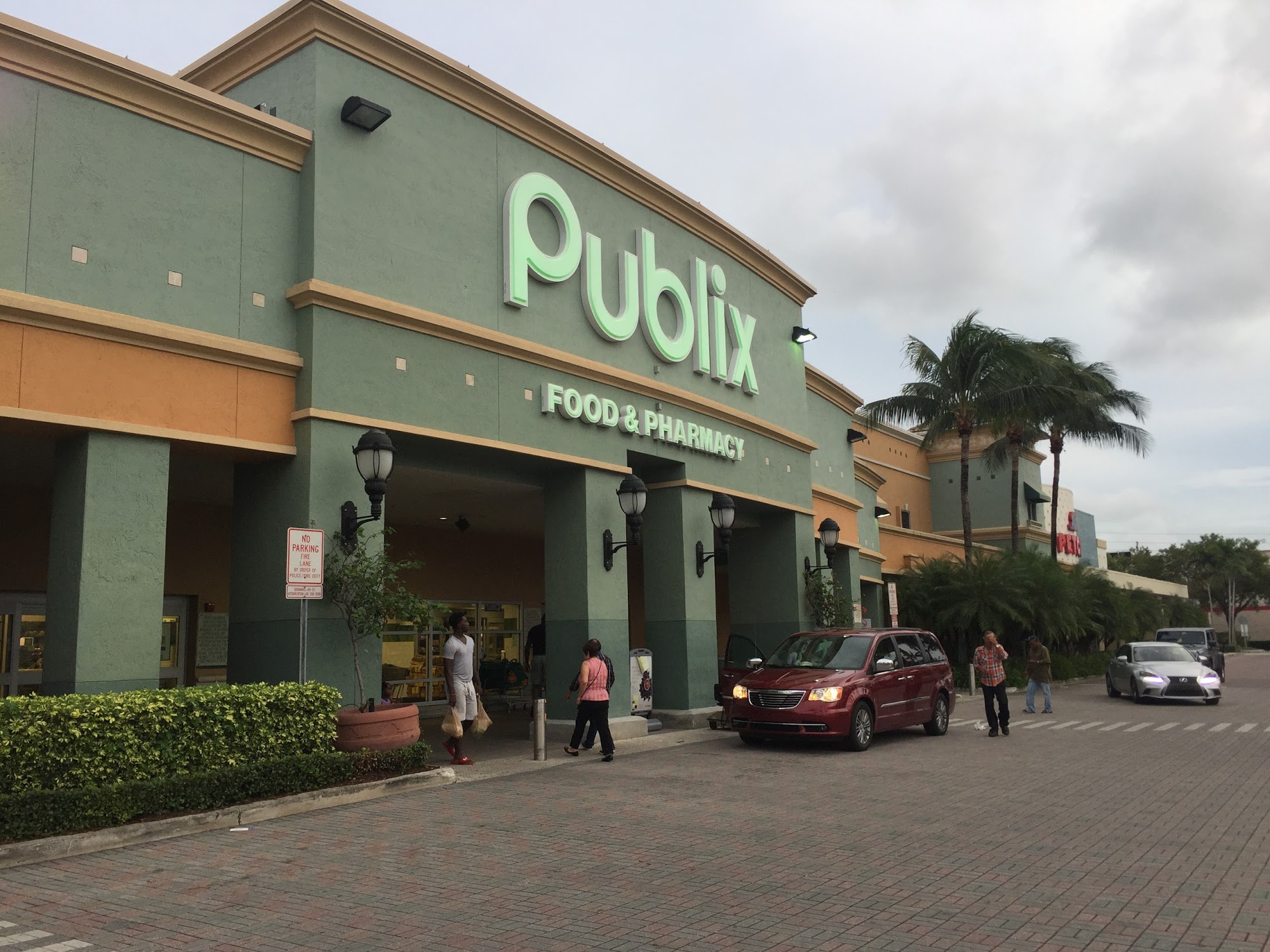 Publix Super Market at Biscayne Commons