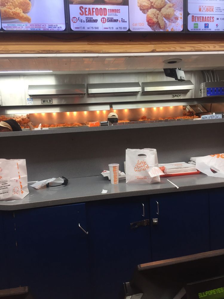 Popeyes Louisiana Kitchen 12100 NW 7th Ave, North Miami