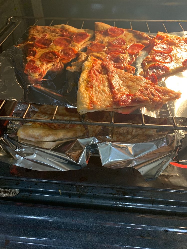 Johnny's Pizzeria 9562 SE Maricamp Rd, Ocala