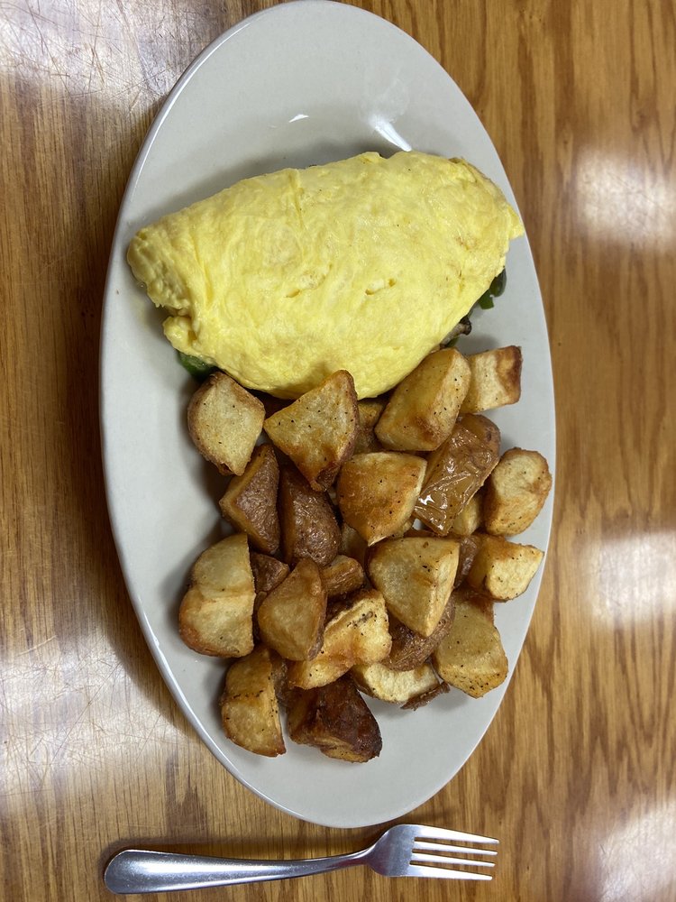 Darrell's Diner 3375 E Silver Springs Blvd #103, Ocala