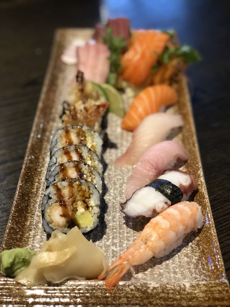 Akita Sushi 8075 SW State Rd 200 #117, Ocala