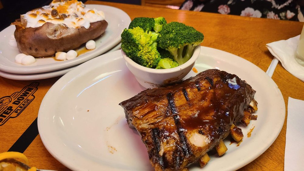 Texas Roadhouse 3015 SW 32nd Ave, Ocala