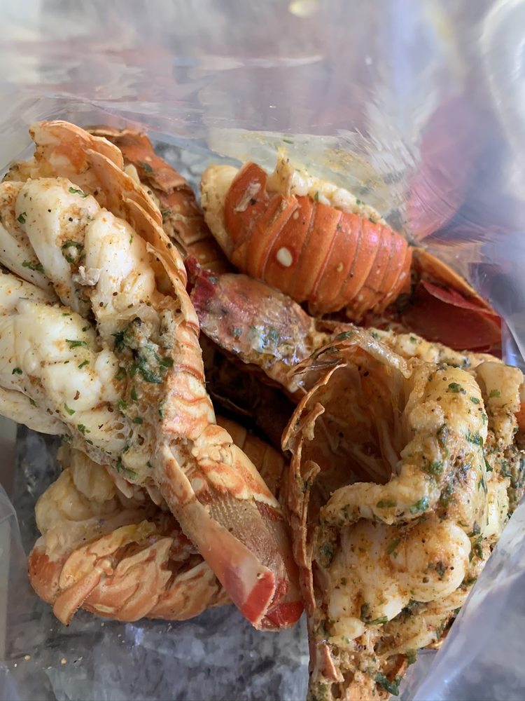 Crabman 305 2006 Opa-Locka Blvd, Opa-locka
