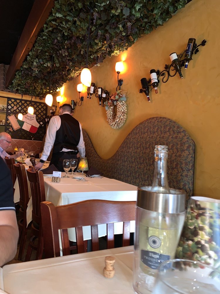 Adriatico Trattoria Italiana 2417 Edgewater Dr, Orlando