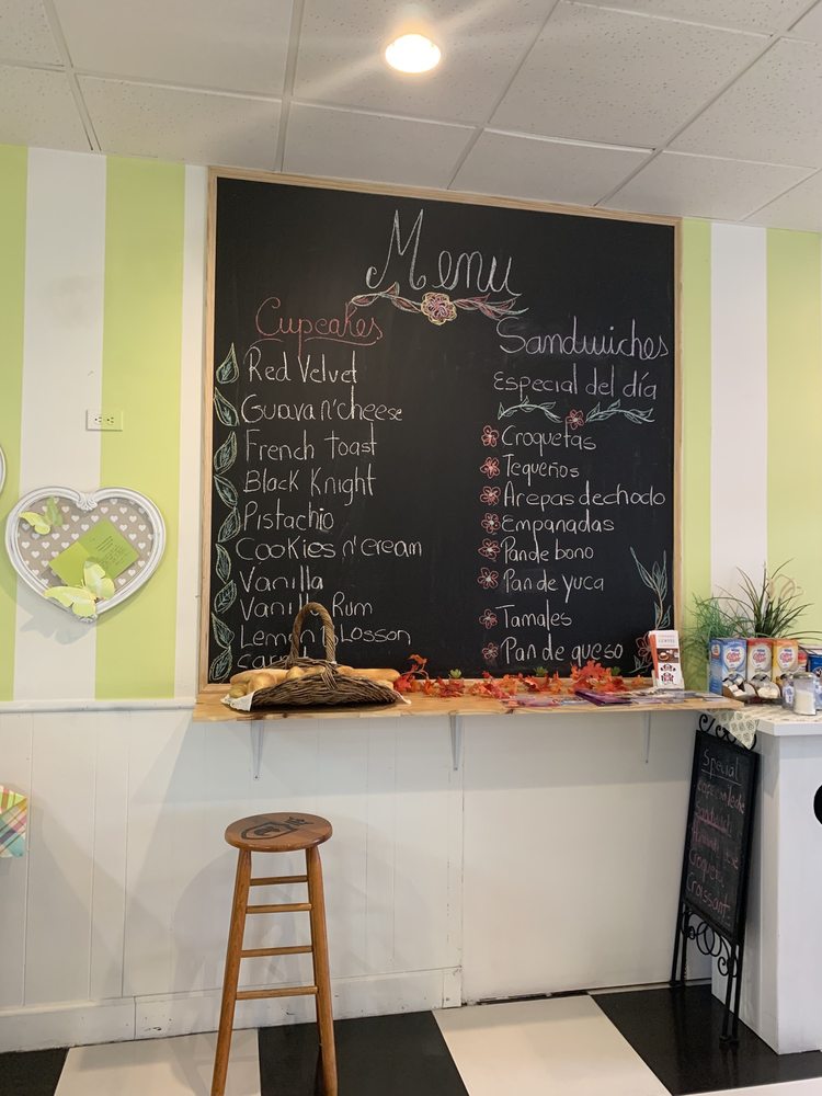 Royal Treatz 7855 Pines Blvd, Pembroke Pines