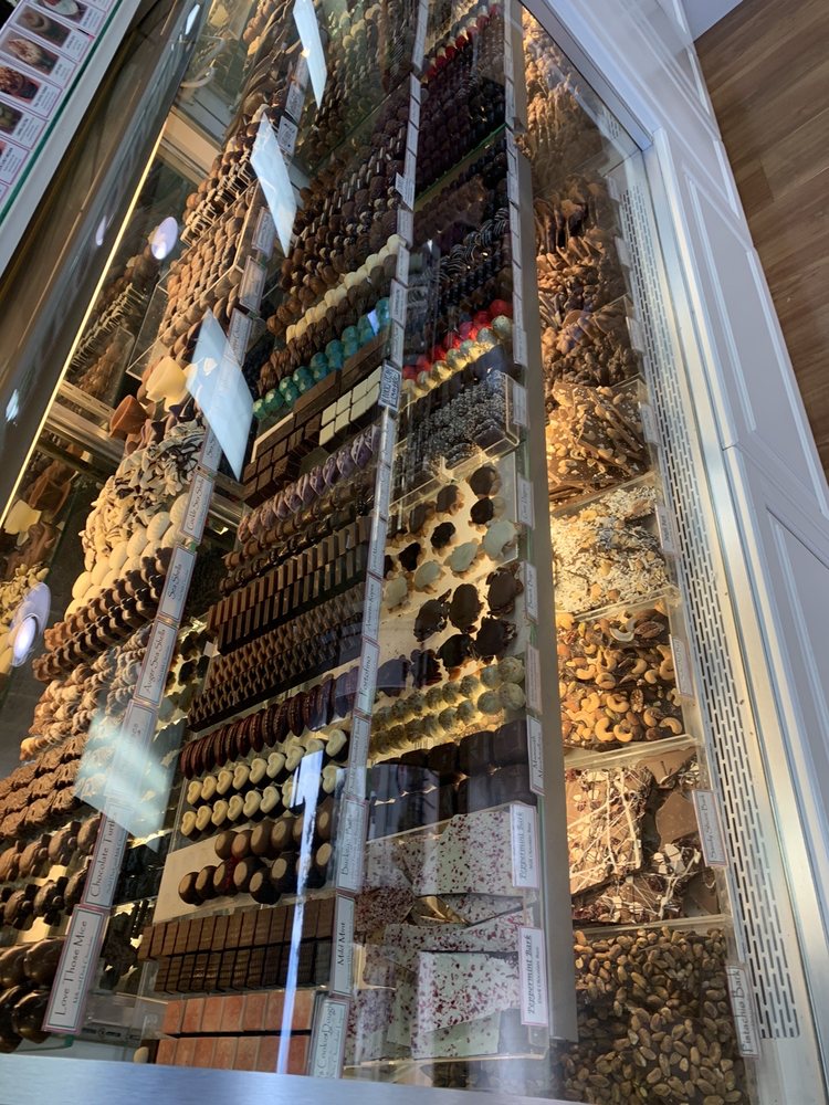 Sweet Divas Chocolates 400 Beach Dr NE, St. Petersburg
