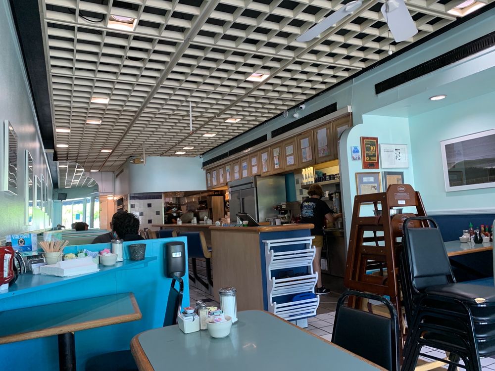 Blue Dolphin Cafe 470 John Ringling Blvd, Sarasota