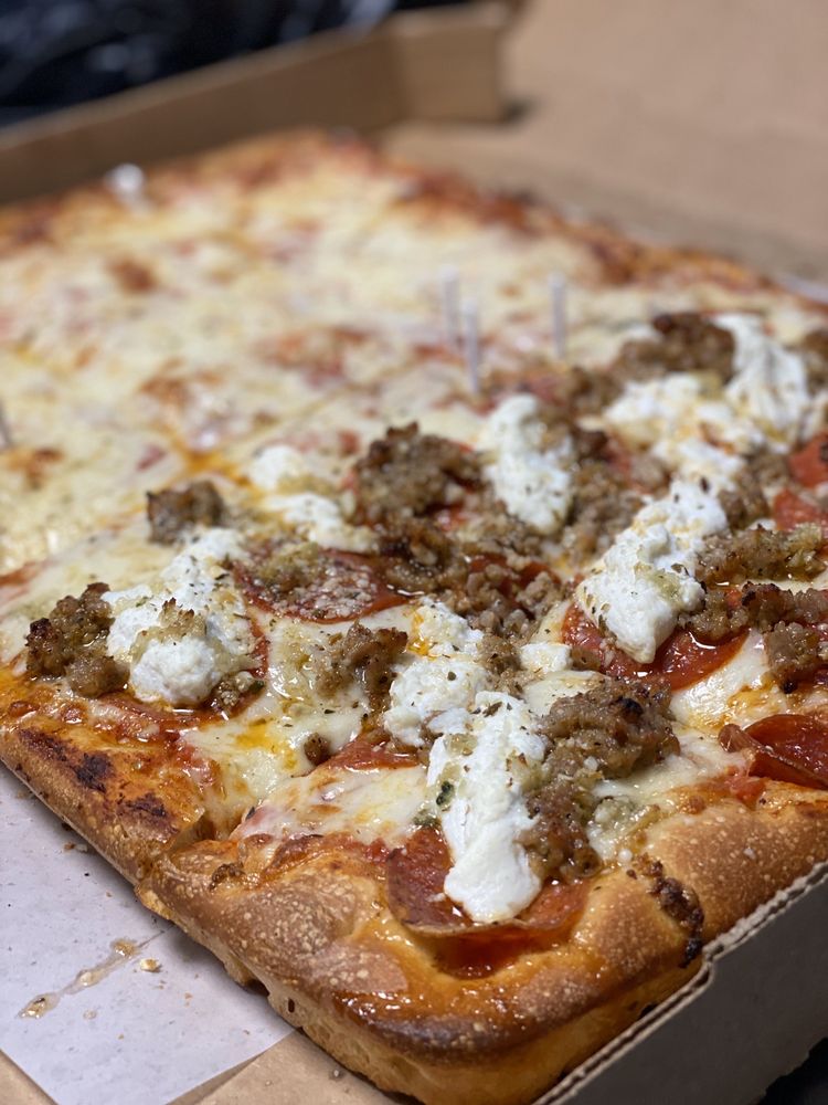 Rico's Pizzeria And Pasta House 1902 Bay Rd, Sarasota