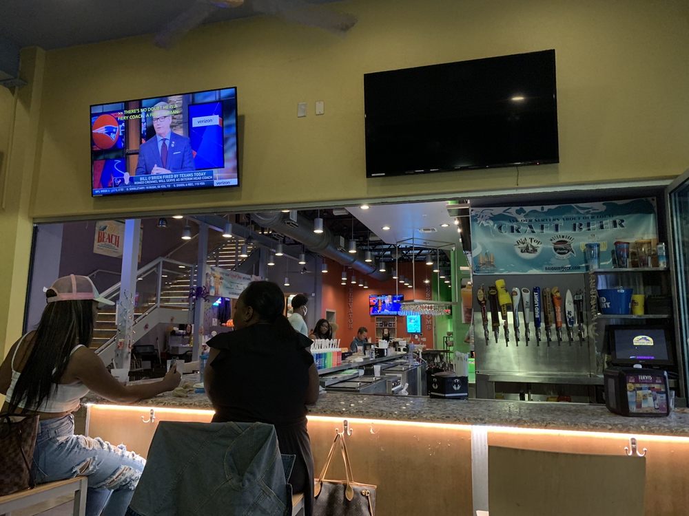 Daiquiri Deck St. Armands Circle 325 John Ringling Blvd, Sarasota