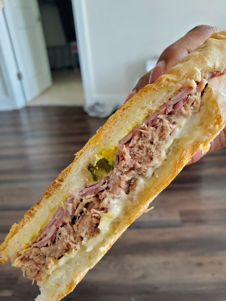 Gonzo's Sandwich Shop 1902 N Himes Ave, Tampa