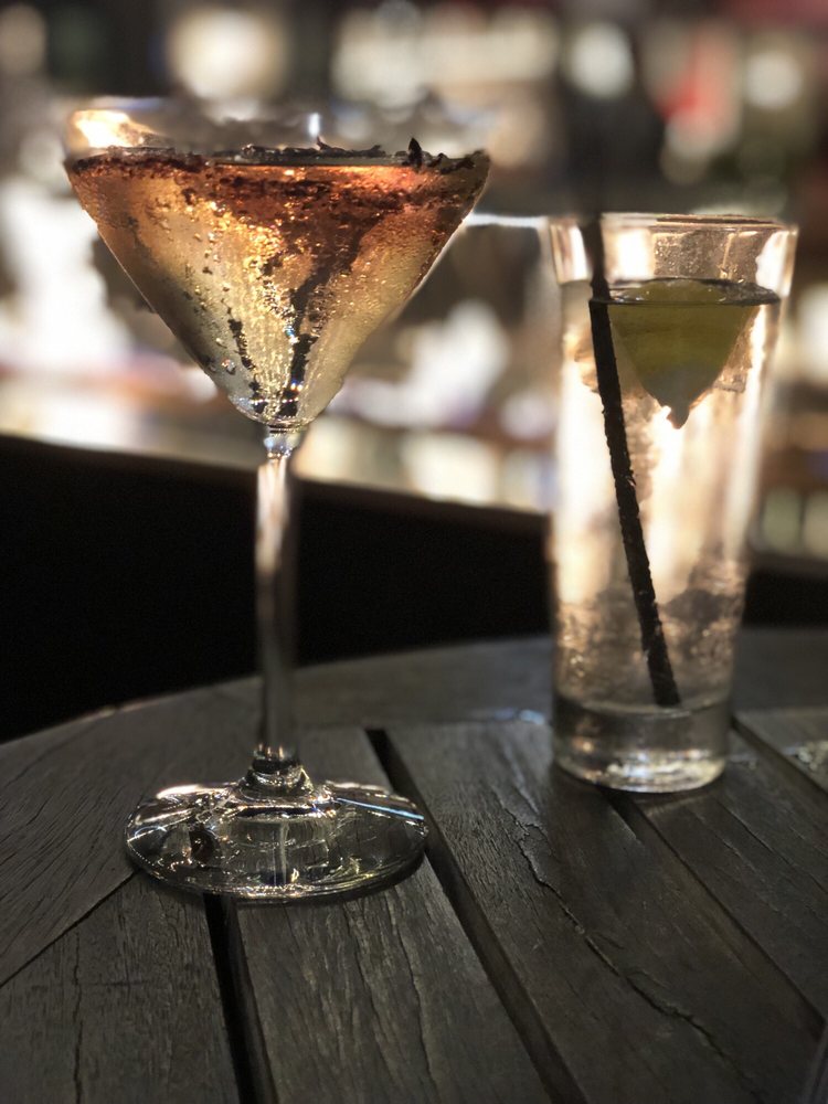 Doc B's Restaurant + Bar (Tampa) B, 2223 N Westshore Blvd #206, Tampa