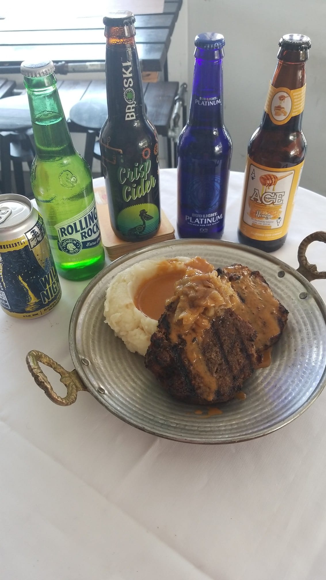Burgers & Beers 2031-D, Wilton Dr, Wilton Manors