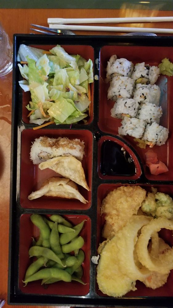 Little Tokyo Sushi & Grill 5815 Windward Pkwy #209, Alpharetta