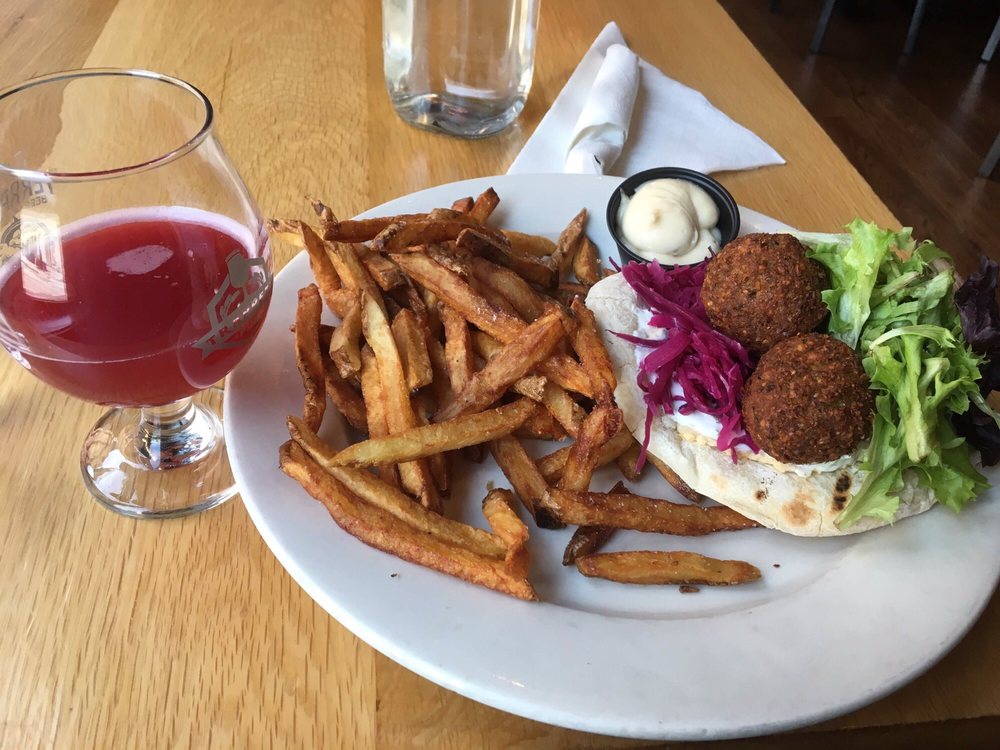 Trappeze Pub 269 N Hull St, Athens