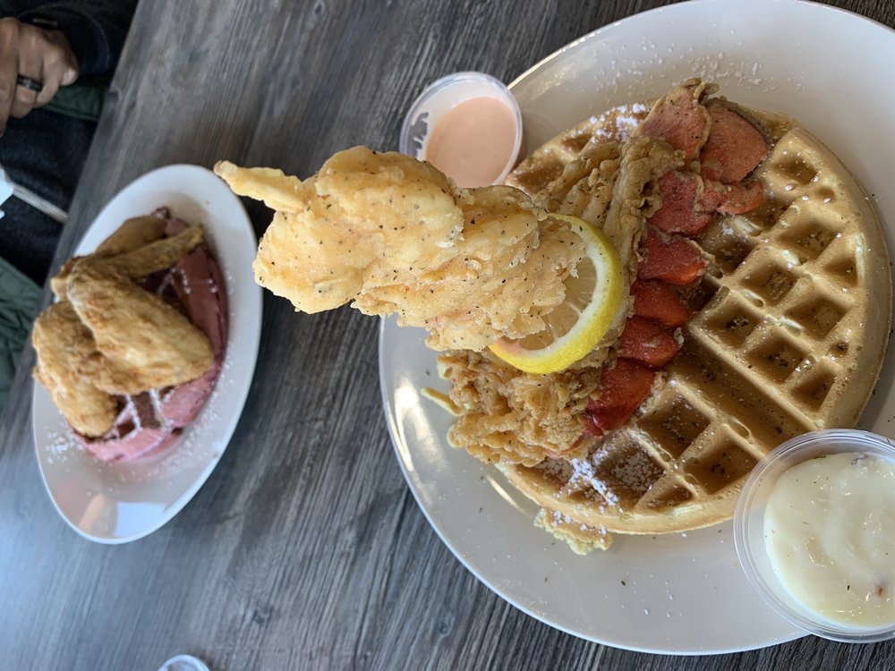 Nana G's Chicken & Waffles 1187 Wylie St SE, Atlanta