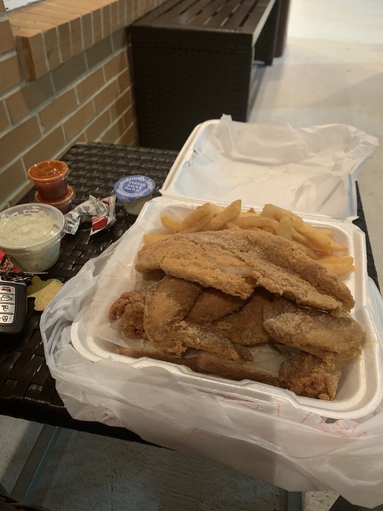 Sharks Fish & Chicken 1226 Veterans Pkwy, Columbus