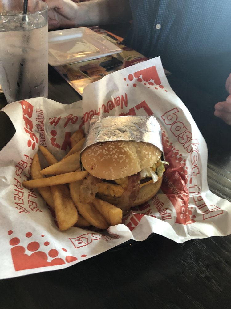 Red Robin Gourmet Burgers and Brews 5550 Whittlesey Blvd Ste 3, Columbus