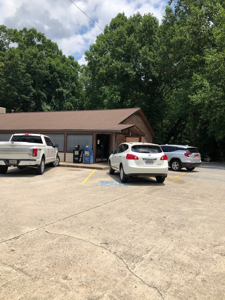 Wagon Wheel 1108 N Grove St, Dahlonega
