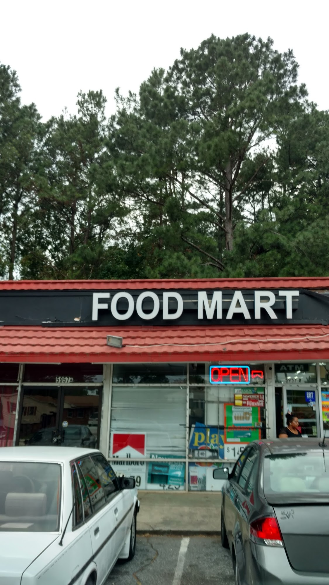 Ara Luckies Food Mart