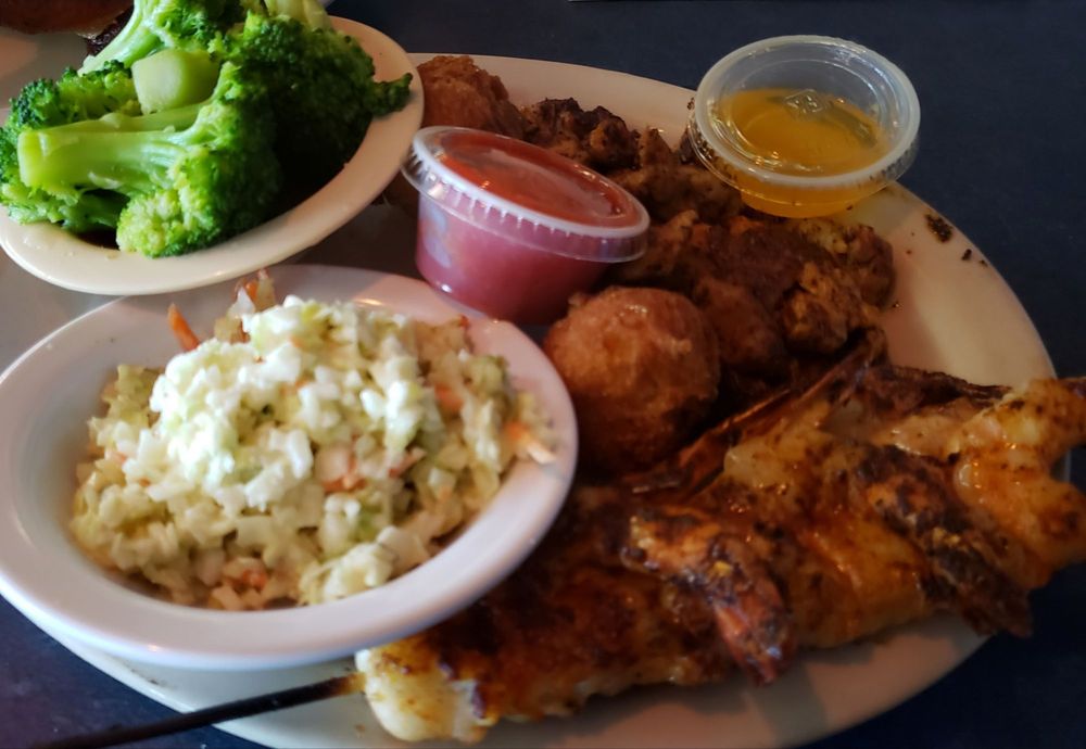 Fish N' Pig 6420 Moseley Dixon Rd, Macon