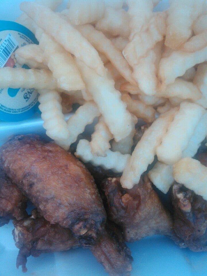 Hot Wings Plus 3479 Pio Nono Ave, Macon